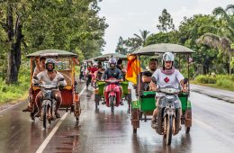 Teams of tuk tuks competing in the Cambo challenge
